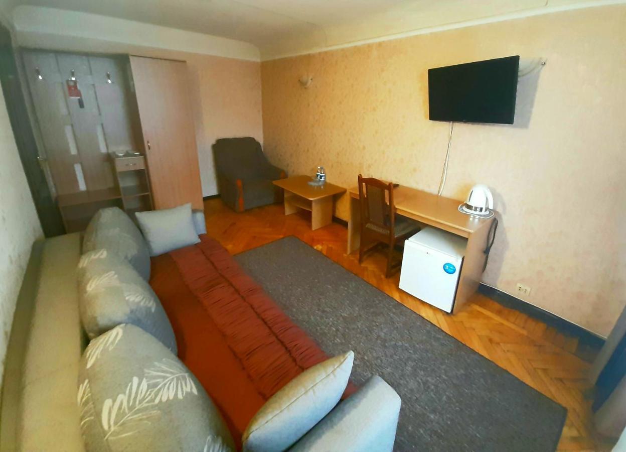 Tourist Hotel Charków Zewnętrze zdjęcie