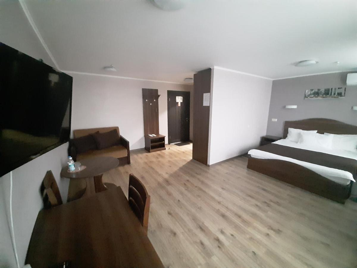 Tourist Hotel Charków Zewnętrze zdjęcie